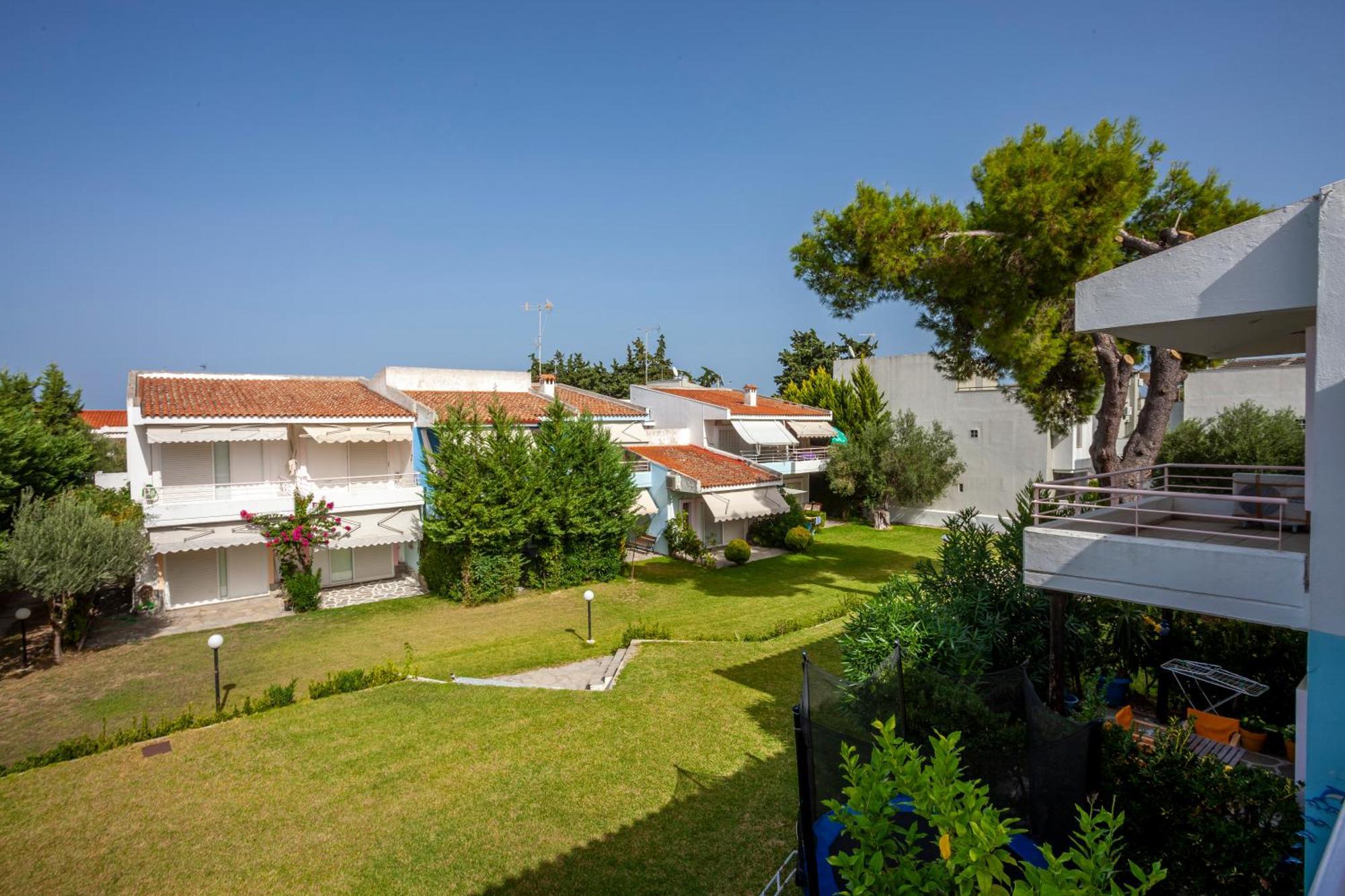 Akrotiri Apartment *