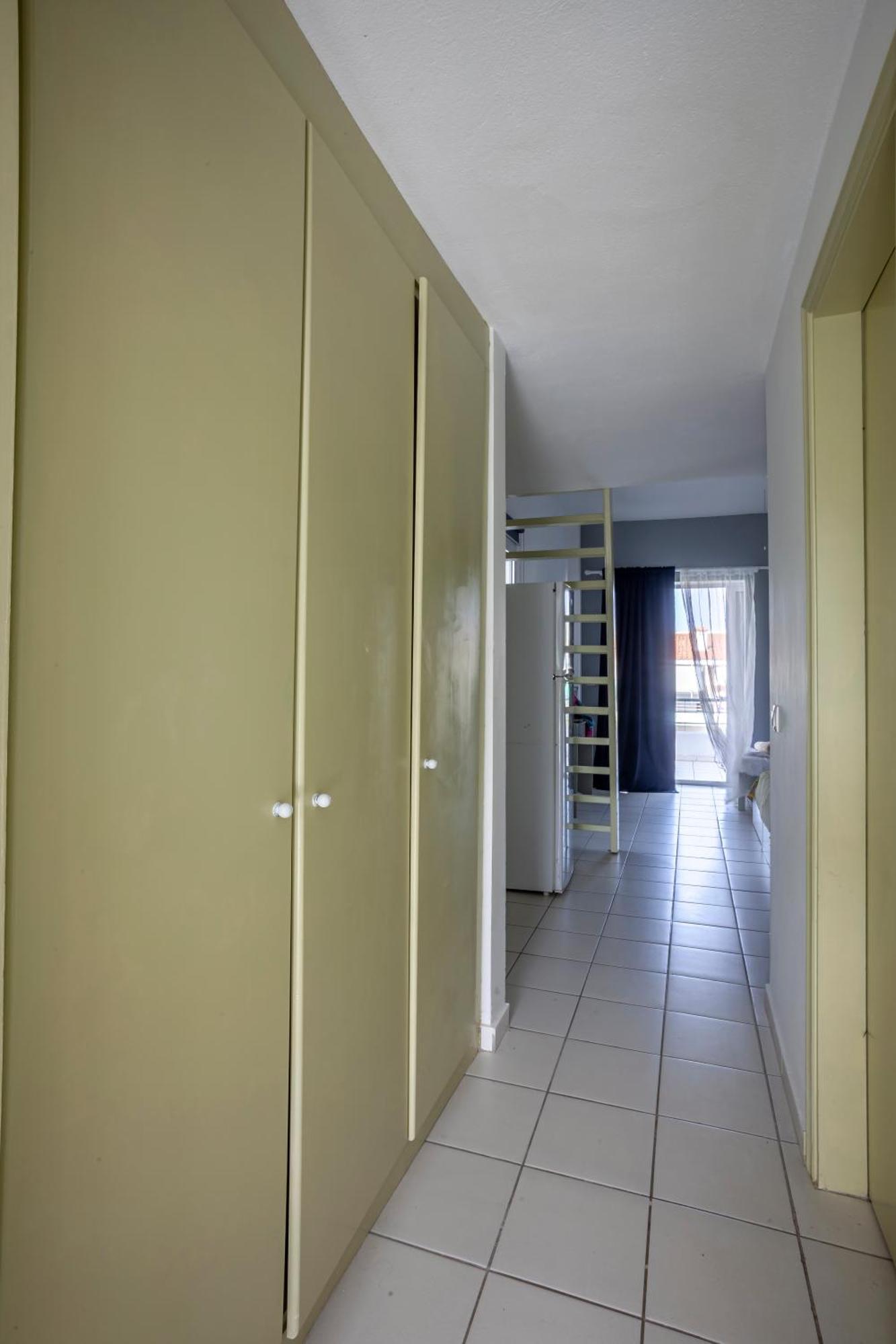 Akrotiri Apartment