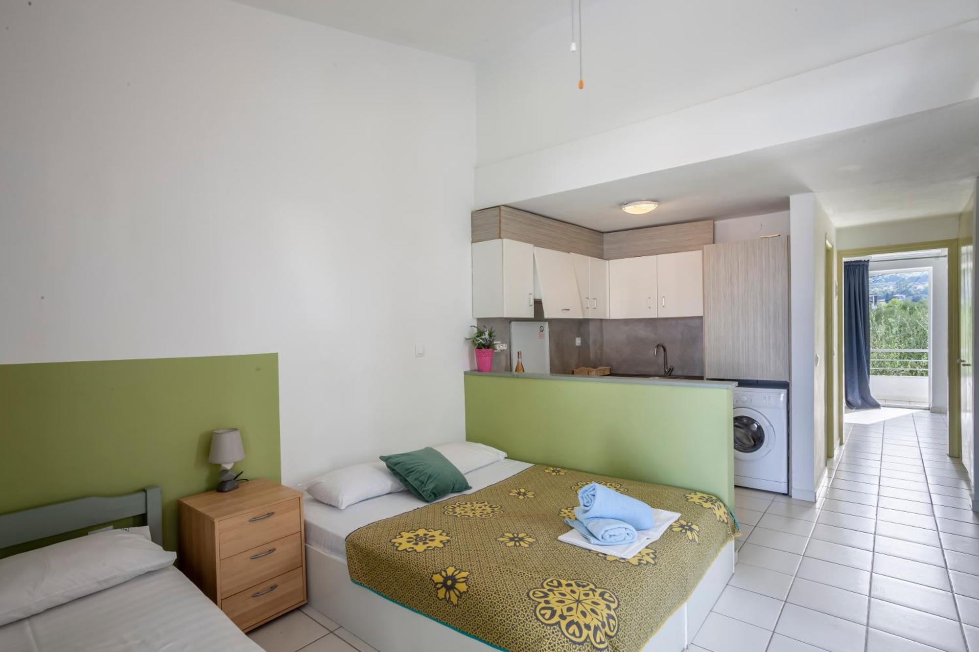 Akrotiri Apartment *