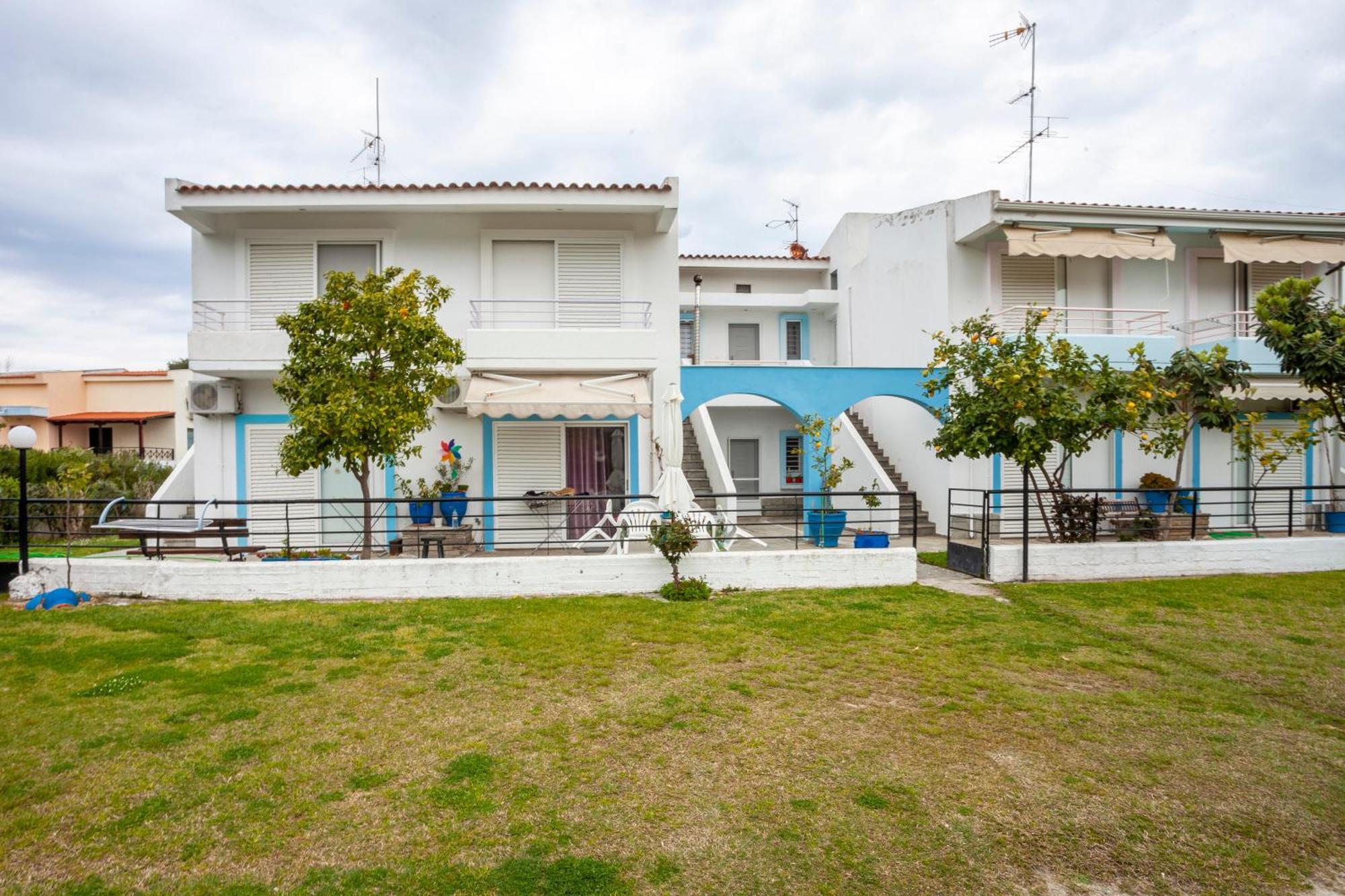 Akrotiri * Pefkochori
