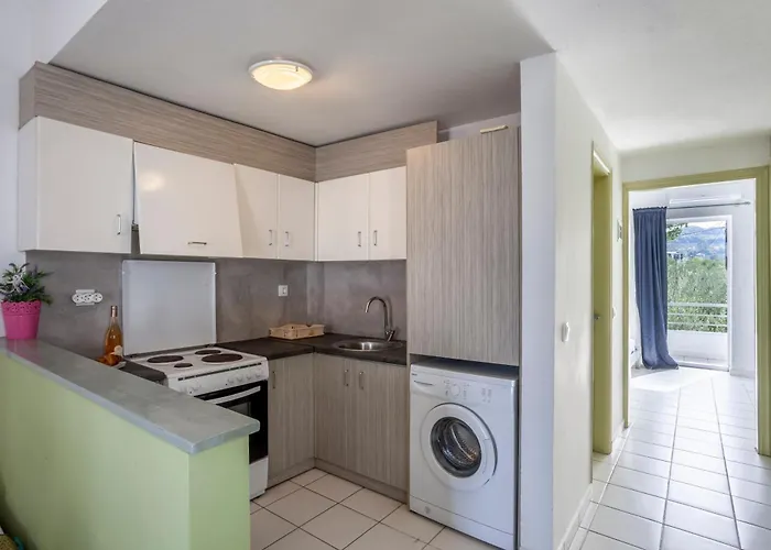 Akrotiri Apartment