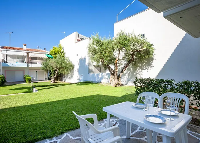 Akrotiri Apartment